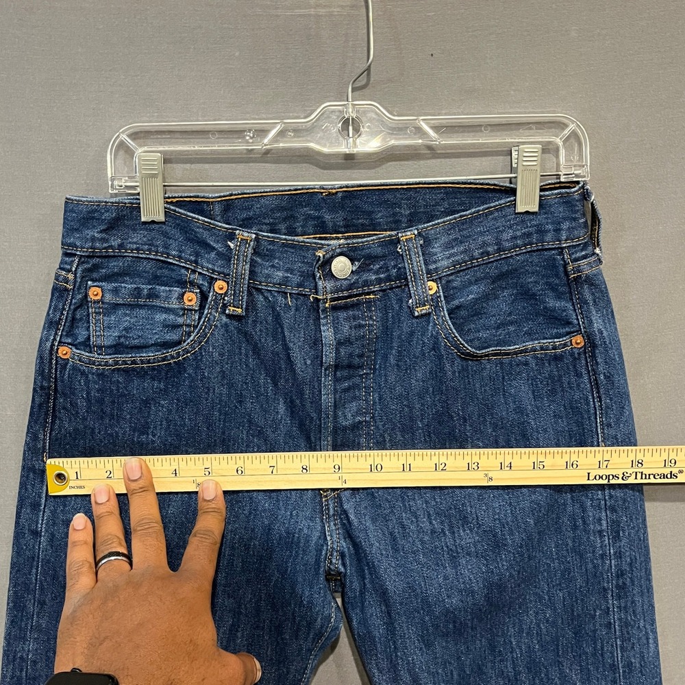 Levi's 501 Original Fit Jeans Men 30x32 Dark Wash Blue Button Fly Denim - Picture 4 of 11